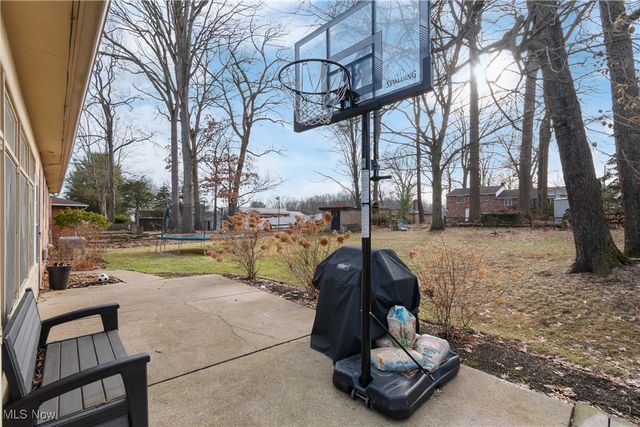 3227 Greenpark Street NW, Massillon, OH 44646