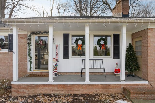 3227 Greenpark Street NW, Massillon, OH 44646