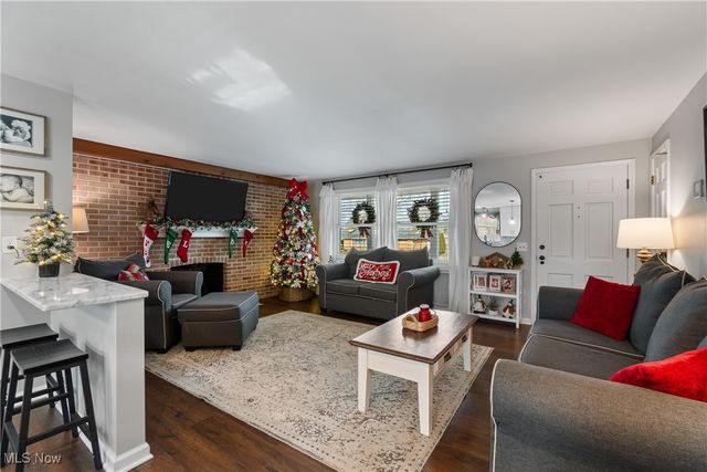 3227 Greenpark Street NW, Massillon, OH 44646