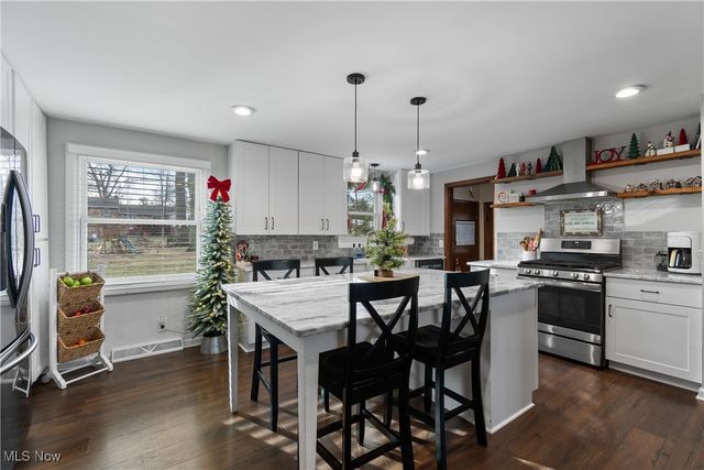 3227 Greenpark Street NW, Massillon, OH 44646