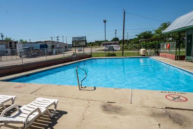 248 Whispering Trail, Gun Barrel City, TX 75156