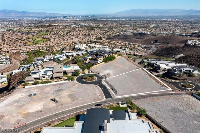 2 Heavens Edge Court, Henderson, NV 89012
