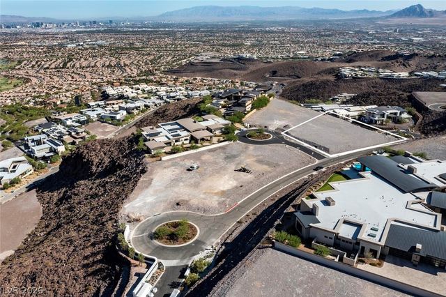 2 Heavens Edge Court, Henderson, NV 89012
