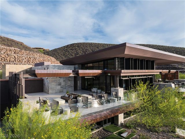 2 Heavens Edge Court, Henderson, NV 89012