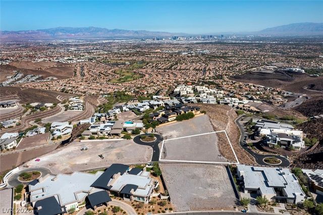 2 Heavens Edge Court, Henderson, NV 89012