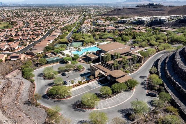 2 Heavens Edge Court, Henderson, NV 89012
