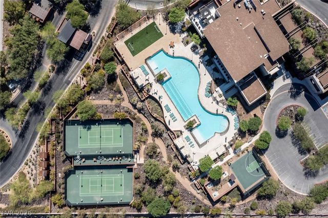 2 Heavens Edge Court, Henderson, NV 89012