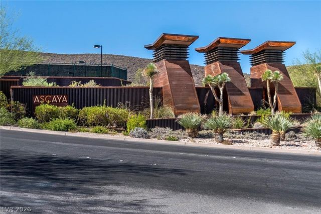 2 Heavens Edge Court, Henderson, NV 89012