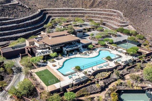 2 Heavens Edge Court, Henderson, NV 89012