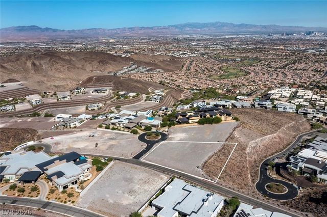 2 Heavens Edge Court, Henderson, NV 89012