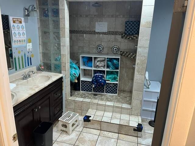 19211 Beech Daly, Redford Charter Twp, MI 48240