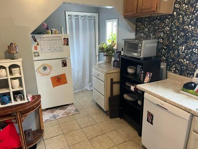 19211 Beech Daly, Redford Charter Twp, MI 48240