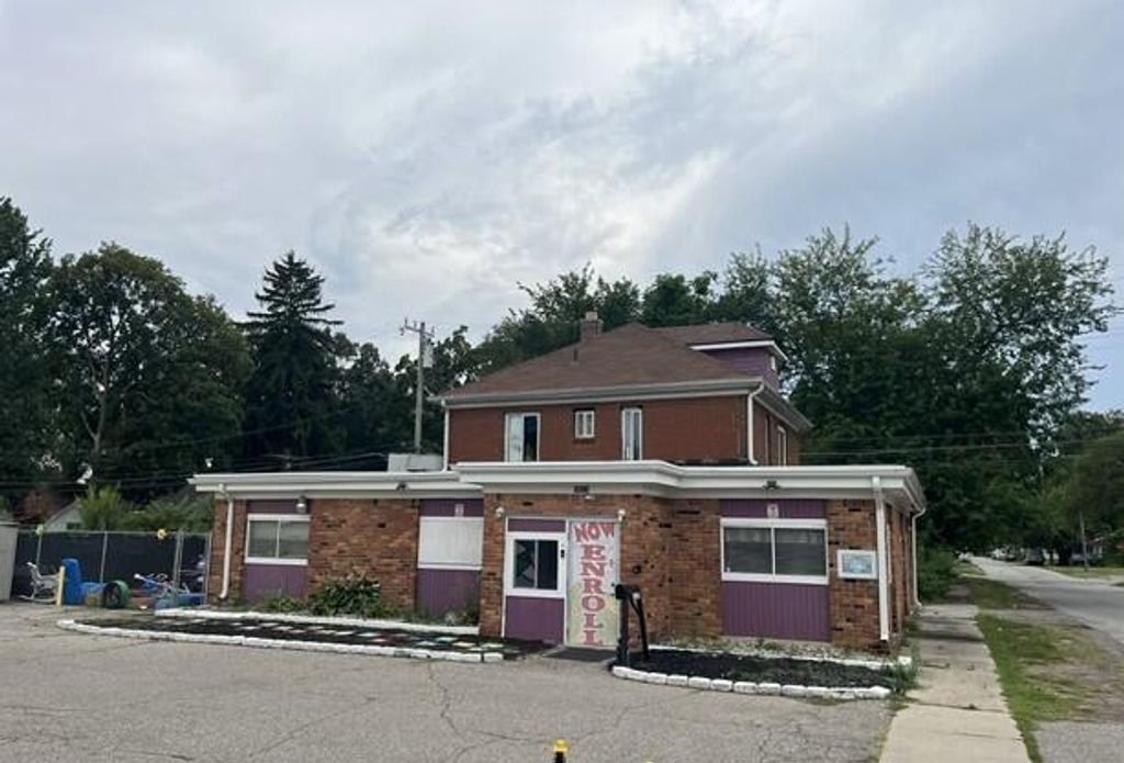 19211 Beech Daly, Redford Charter Twp, MI 48240