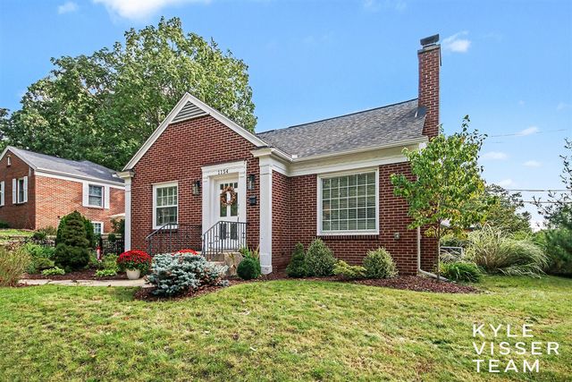 1154 Cadillac Drive, Grand Rapids, MI 49506