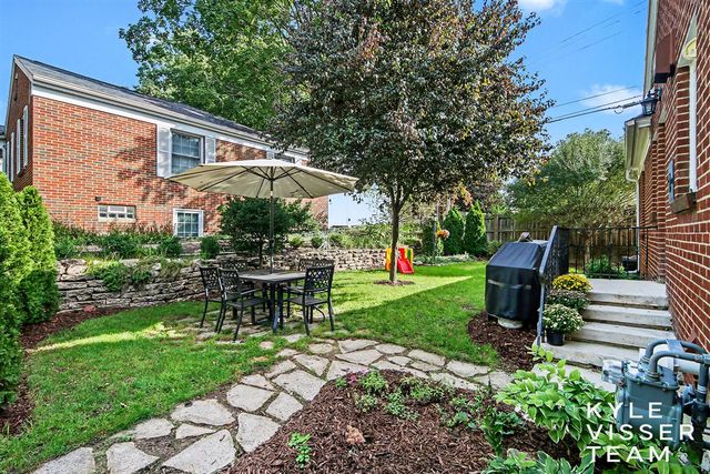 1154 Cadillac Drive, Grand Rapids, MI 49506