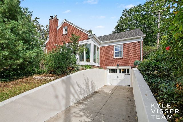 1154 Cadillac Drive, Grand Rapids, MI 49506