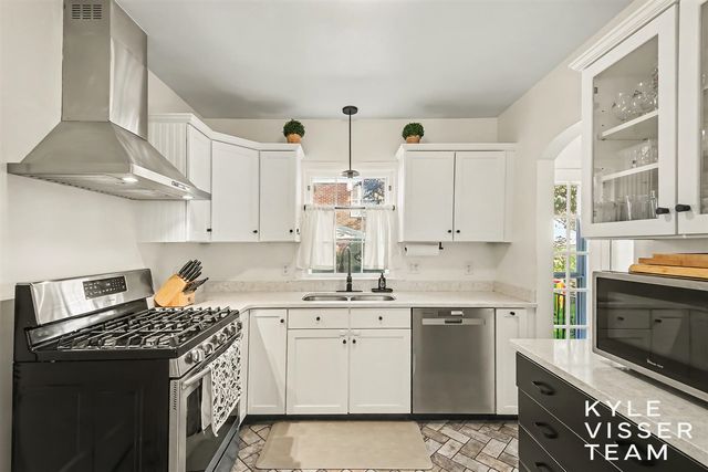 1154 Cadillac Drive, Grand Rapids, MI 49506