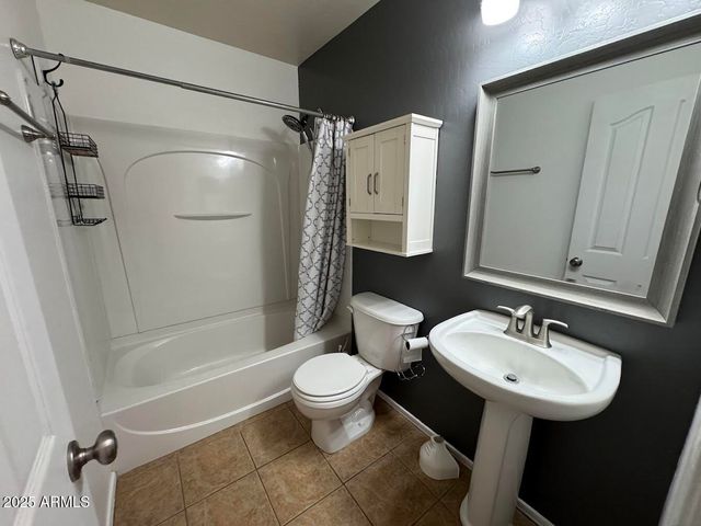 104 W Laurel Court, Gilbert, AZ 85233