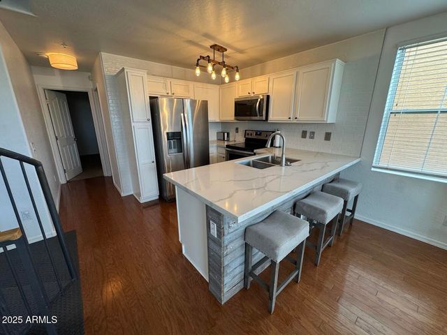 104 W Laurel Court, Gilbert, AZ 85233