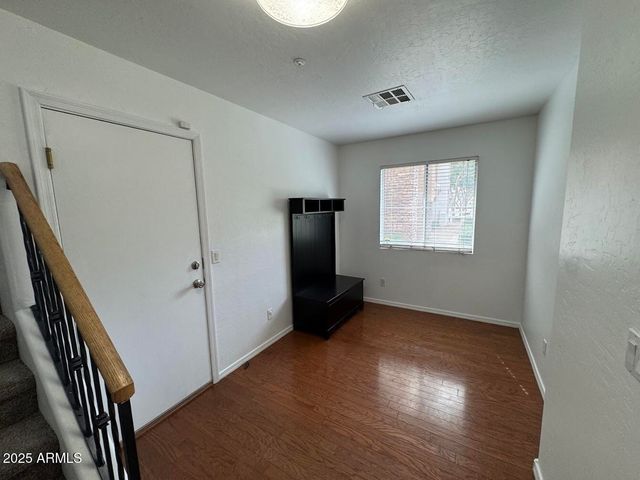 104 W Laurel Court, Gilbert, AZ 85233