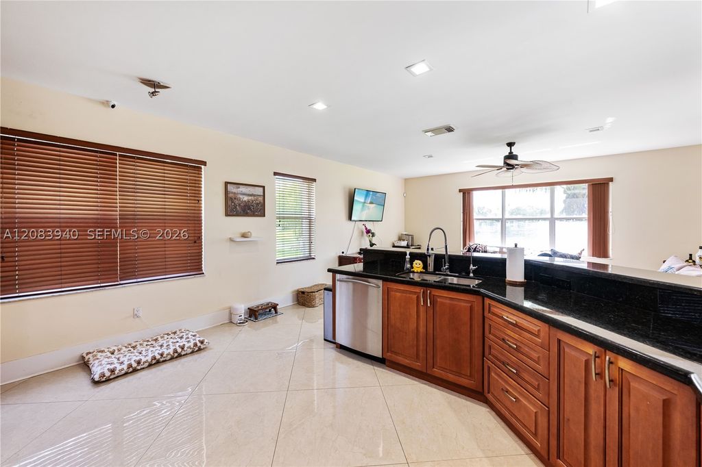 Image 18 of property listing at 18806 NW 23rd Pl, Pembroke Pines, FL 33029