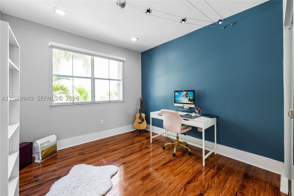Image 24 of property listing at 18806 NW 23rd Pl, Pembroke Pines, FL 33029