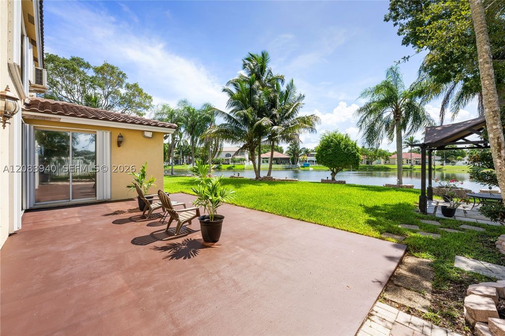 Image 39 of property listing at 18806 NW 23rd Pl, Pembroke Pines, FL 33029