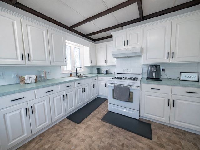 10 Guild Rd, Saugus, MA 01906