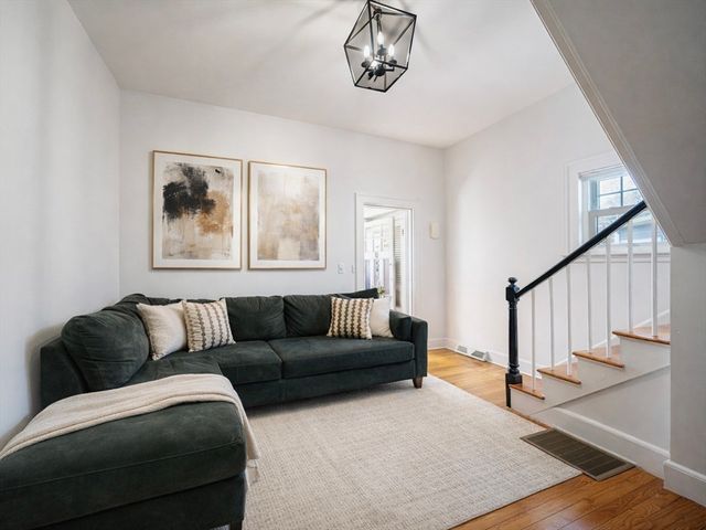 10 Guild Rd, Saugus, MA 01906