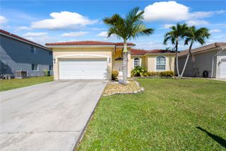 595 SE 30th Dr, Homestead, FL 33033