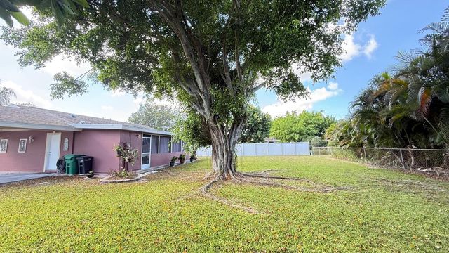 864 SE Festivo Court, Port St. Lucie, Port St Lucie, FL 34983
