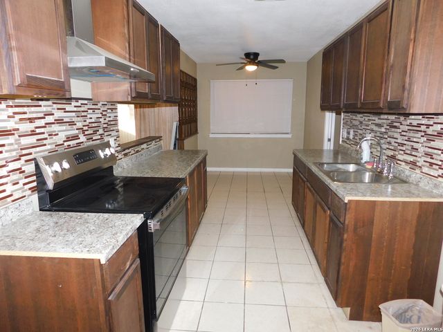 6019 Rainmaker, San Antonio, TX 78238