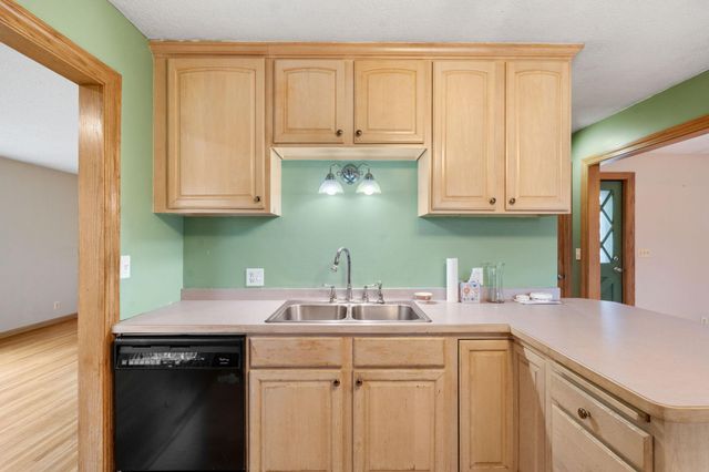 8100 Clinton Avenue S, Bloomington, MN 55420