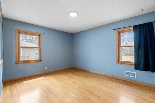 8100 Clinton Avenue S, Bloomington, MN 55420