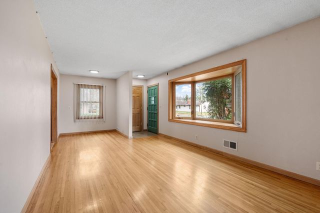 8100 Clinton Avenue S, Bloomington, MN 55420