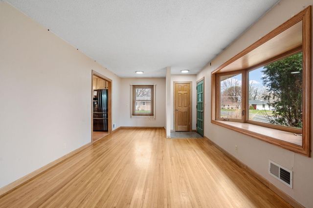 8100 Clinton Avenue S, Bloomington, MN 55420