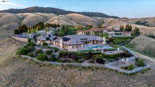 3301 Deer Hollow Dr, Danville, CA 94506