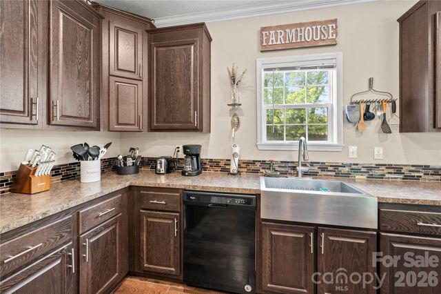 111 Robin Street, Hendersonville, NC 28739