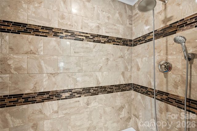 111 Robin Street, Hendersonville, NC 28739