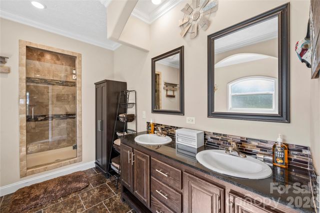 111 Robin Street, Hendersonville, NC 28739