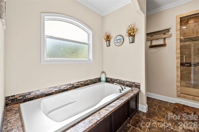 111 Robin Street, Hendersonville, NC 28739