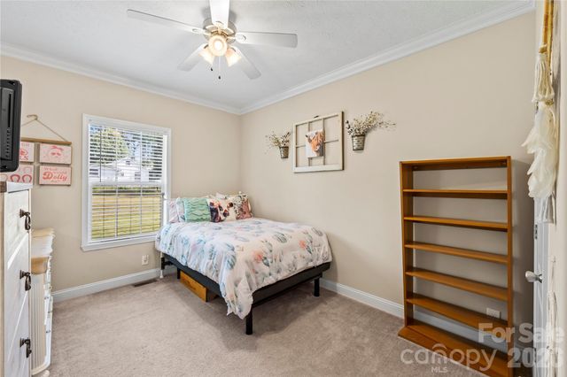 111 Robin Street, Hendersonville, NC 28739