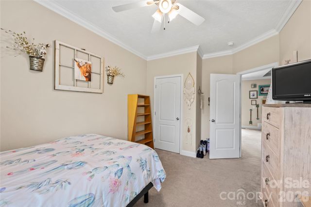 111 Robin Street, Hendersonville, NC 28739