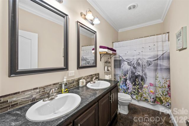 111 Robin Street, Hendersonville, NC 28739