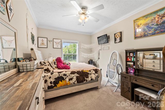 111 Robin Street, Hendersonville, NC 28739