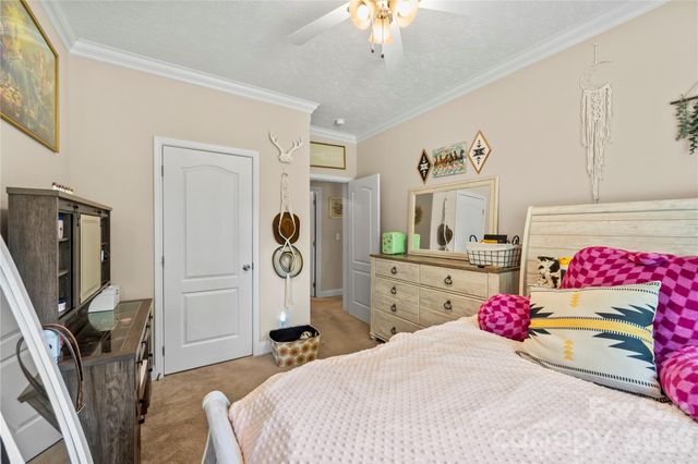 111 Robin Street, Hendersonville, NC 28739
