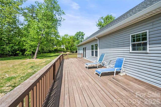 111 Robin Street, Hendersonville, NC 28739