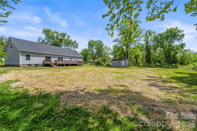 111 Robin Street, Hendersonville, NC 28739