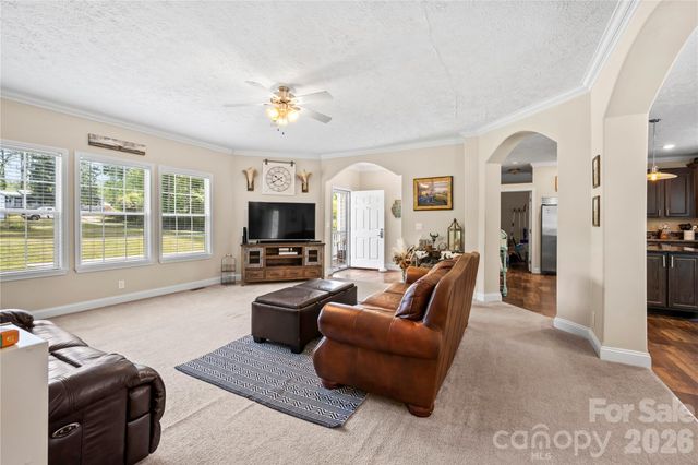 111 Robin Street, Hendersonville, NC 28739