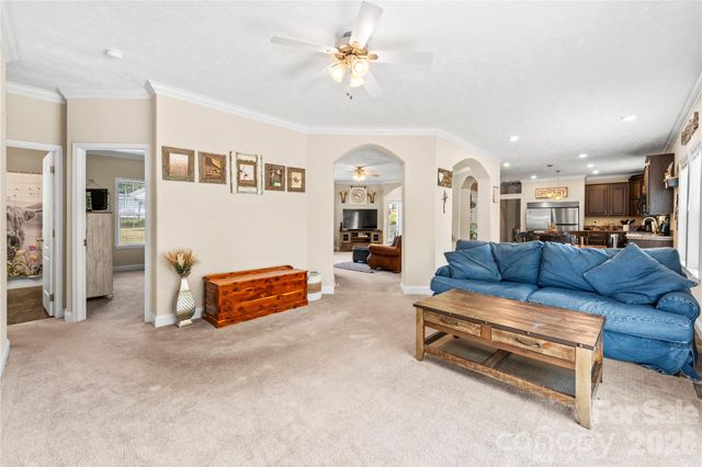 111 Robin Street, Hendersonville, NC 28739